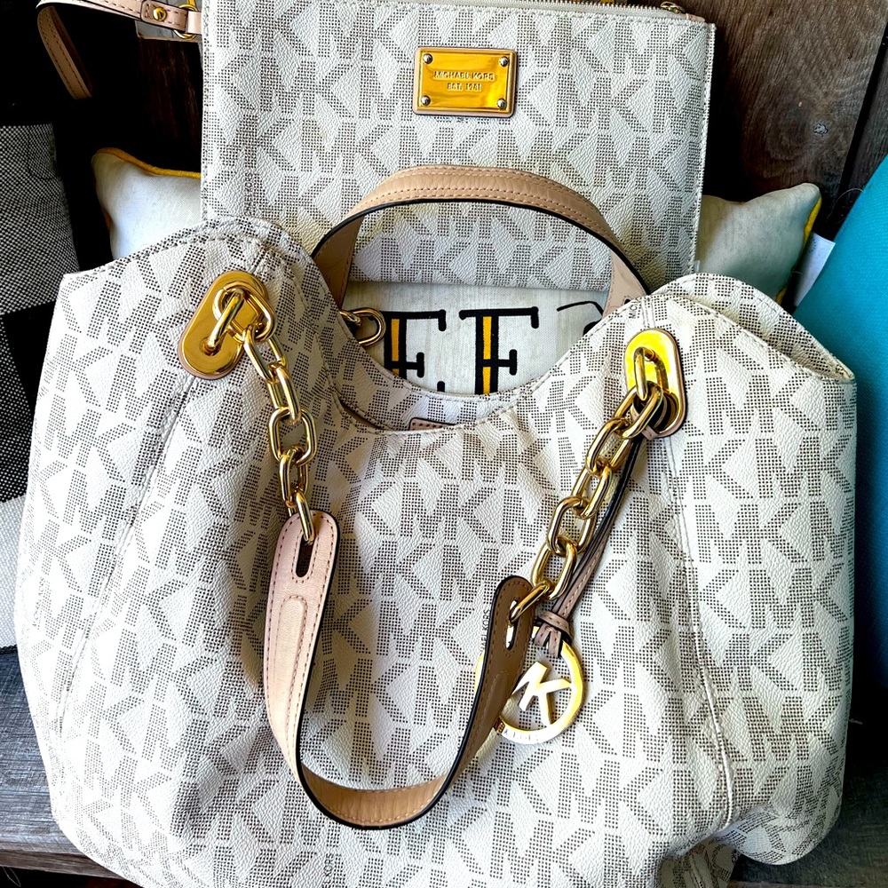 Michael Kors shoulder bag with matching large wristlet